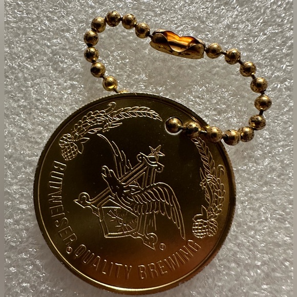 Vintage Budweiser Beer Token Keychain Anheuser Busch Brewery Tour Souvenir - Picture 5 of 6